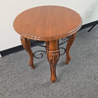 Round Solid Wood End / Accent Table